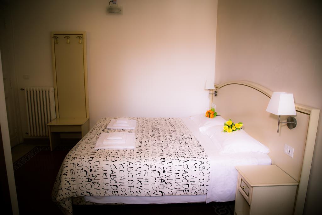 St. Peter Central Rooms B&B Rzym Zewnętrze zdjęcie